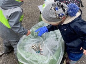 Greenbelt Academy Crew for Lincoln Rotary Cleanup